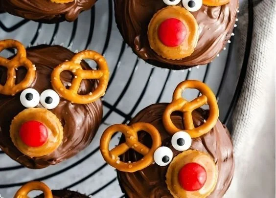 Easy Reindeer Cupcakes
