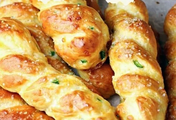 Jalapeno Cheddar Pretzel Twists