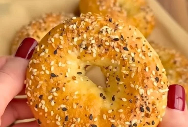 2-Ingredient Greek Yogurt Bagels