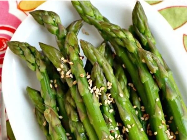 Quick Sesame Marinated Asparagus