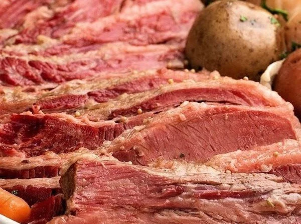 Slow Cooker Corned Beef and Cabbage