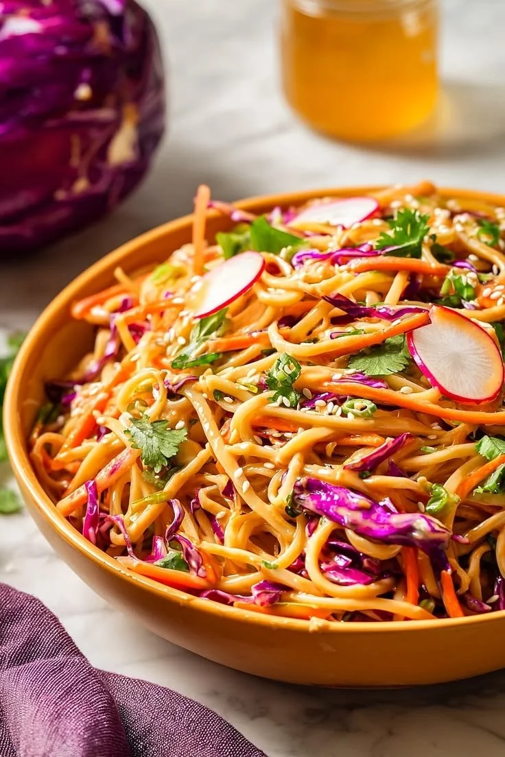 Easy Asian Noodle Salad in Peanut Butter Dressing - thegirlskitchen
