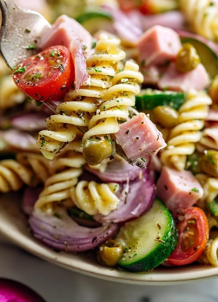 Easy Ham Pasta Salad - thegirlskitchen