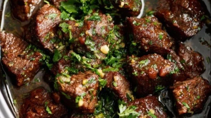 A delicious high protein slow cooker dinner with vegetables and meat.