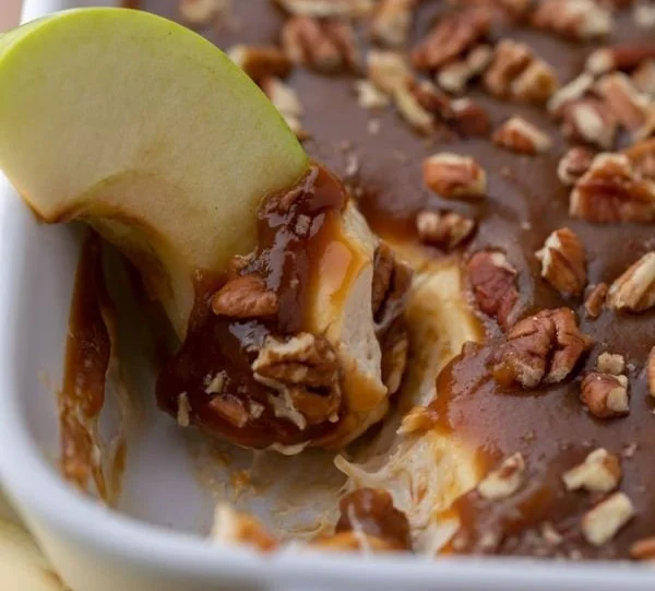 Easy caramel apple cheesecake dip recipe