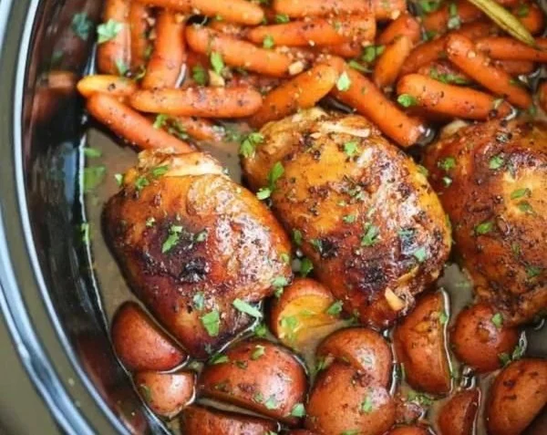 Slow Cooker Honey Garlic Chicken and Veggies